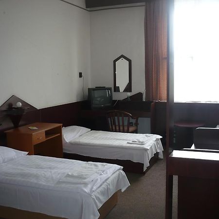 Hotel Ventura Будапеща Екстериор снимка