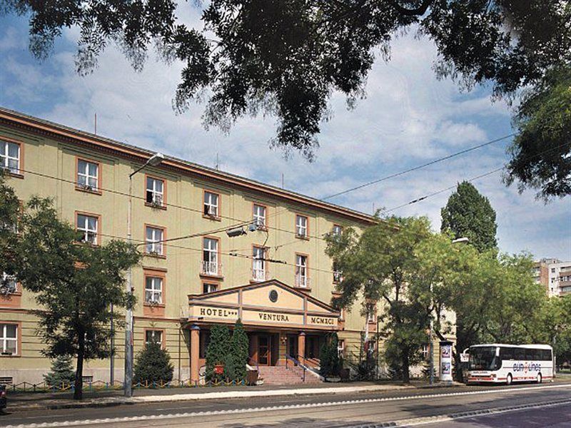 Hotel Ventura Будапеща Екстериор снимка
